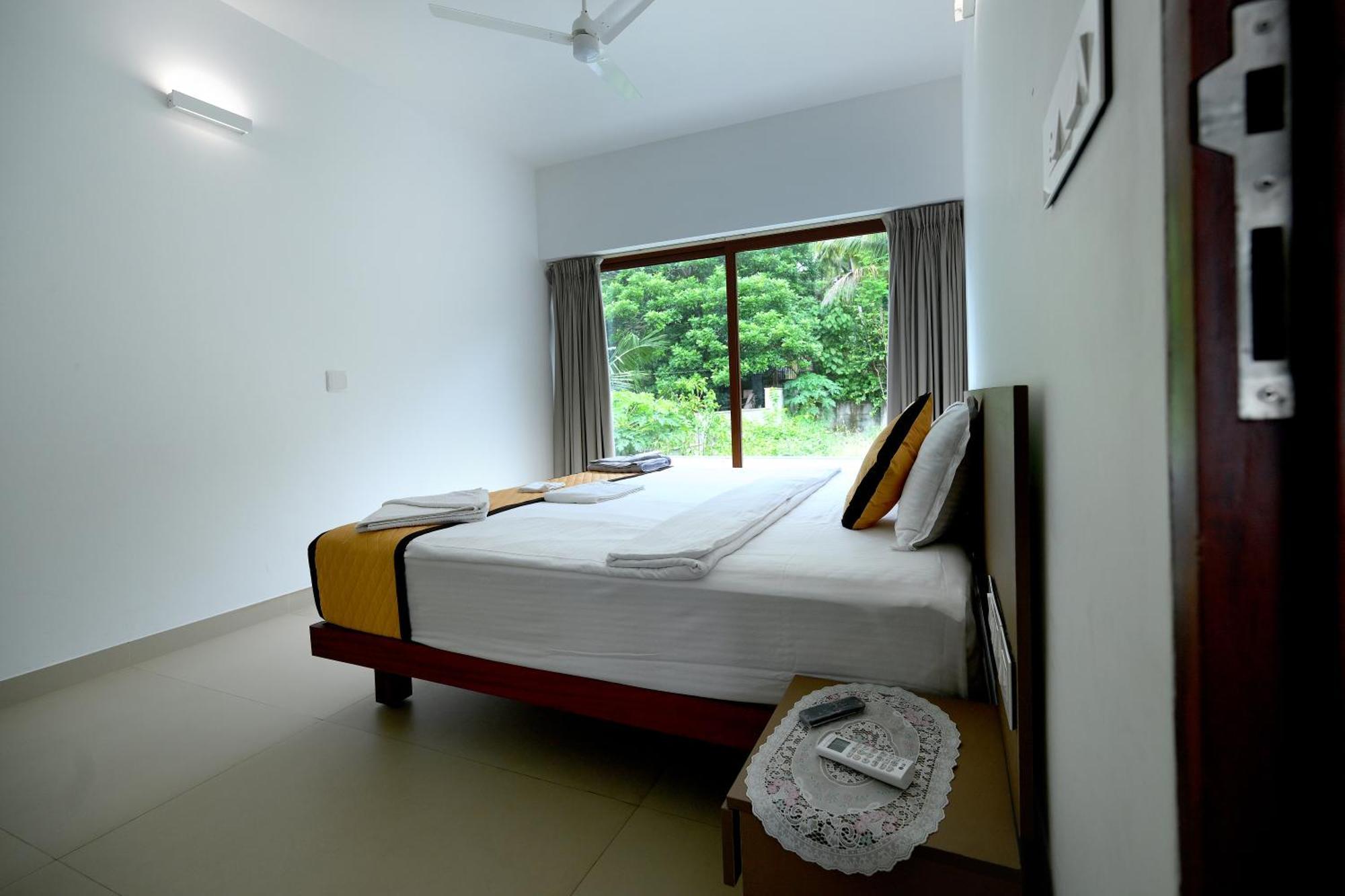 Bed and Breakfast The Meadows à Varkala Extérieur photo